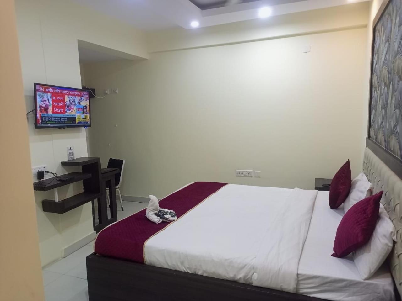 Hotel Eco Park New Town Екстер'єр фото