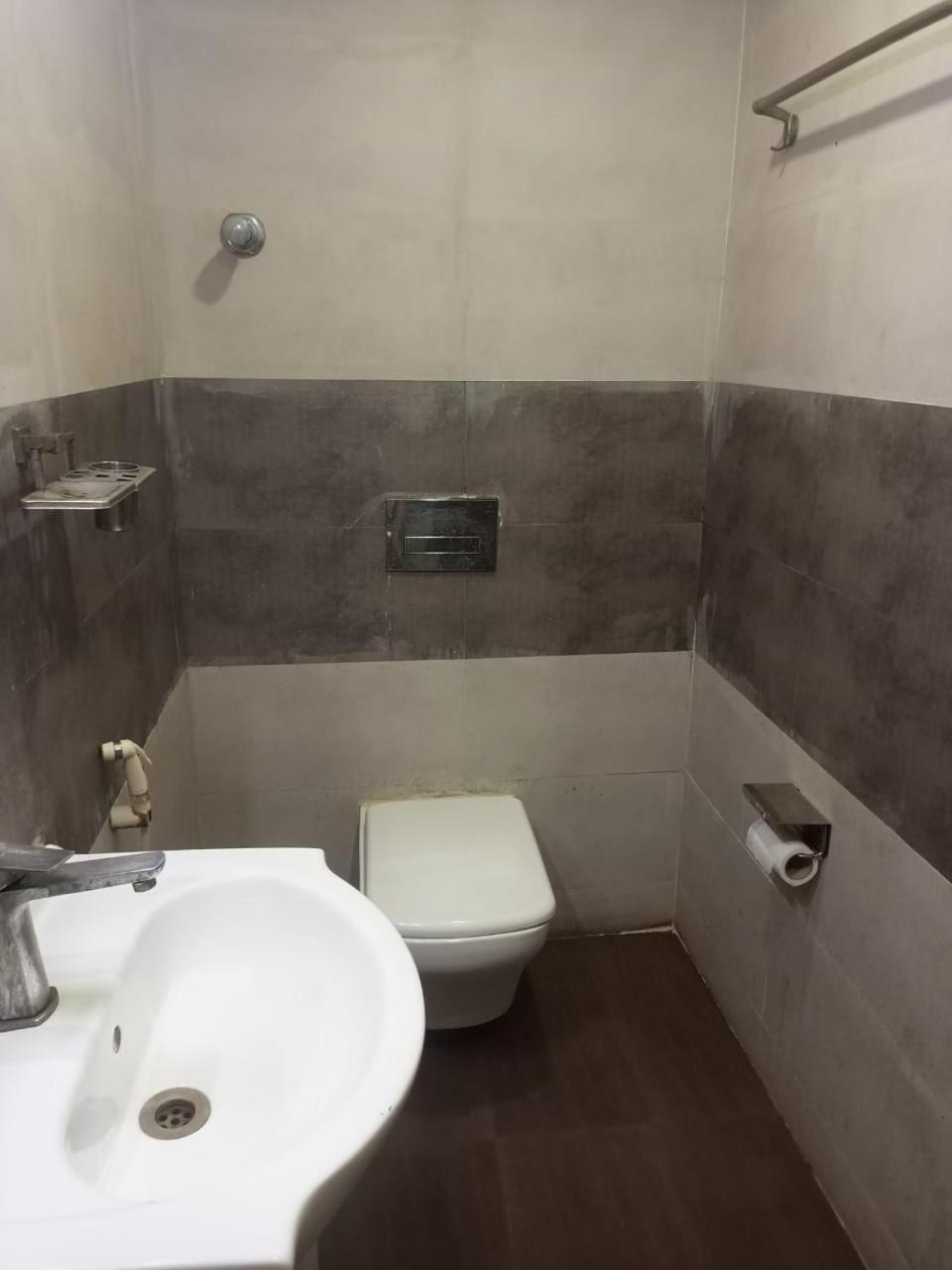 Hotel Eco Park New Town Екстер'єр фото